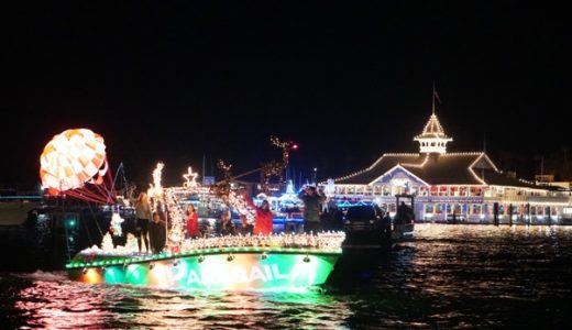 Newport Beachクリスマスボートパレードは煌めくボートと豪邸を楽しむ恒例イベント！